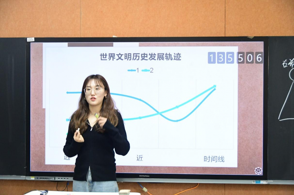 李卓伶.png